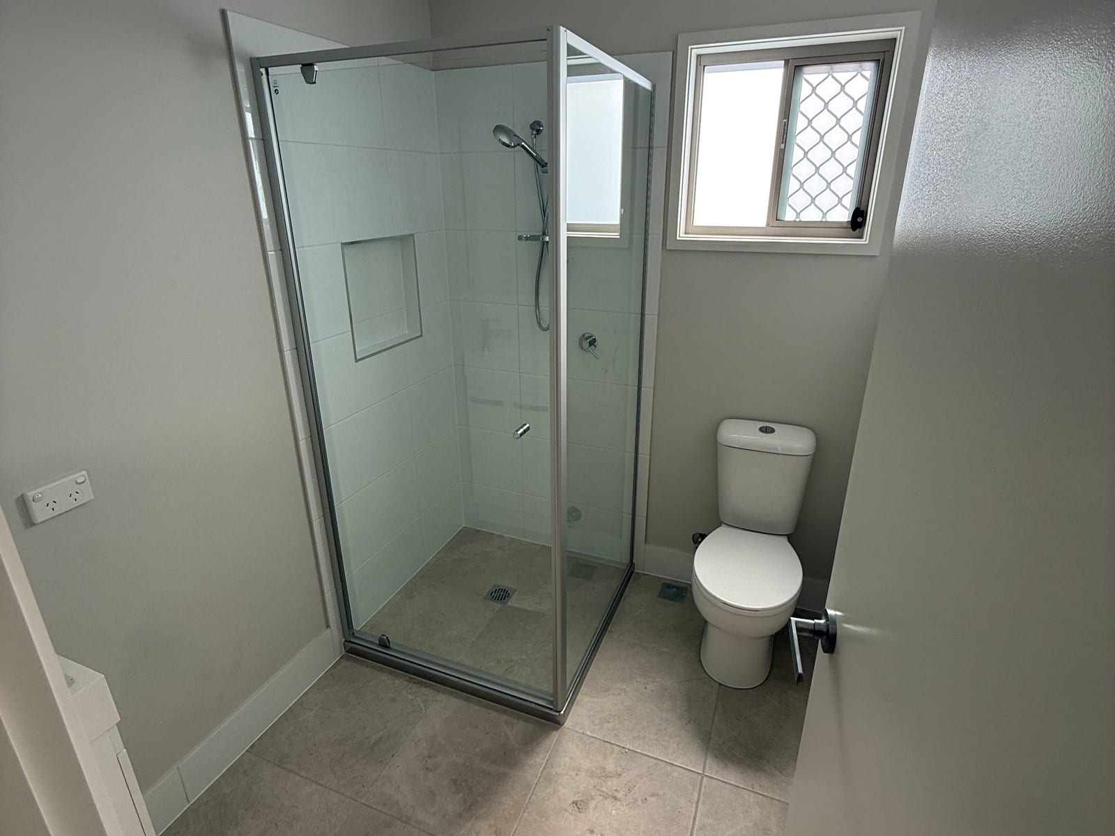 03-ensuite-bathroom